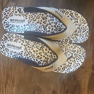 AeroSoft Women's Leopard Print Sandals